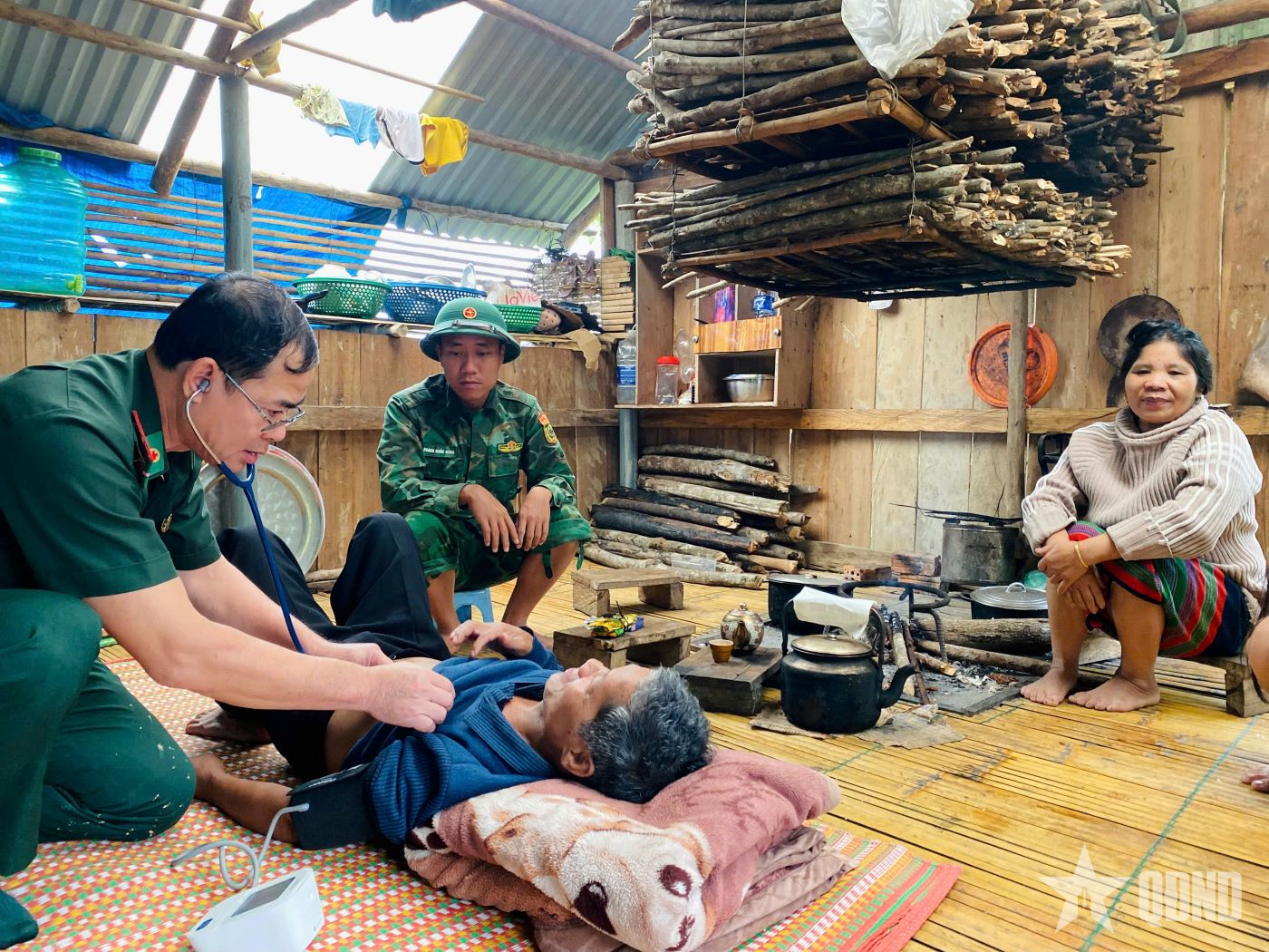 Người thầy thuốc quân hàm xanh ở nơi núi rừng biên cương Hùng Sơn

